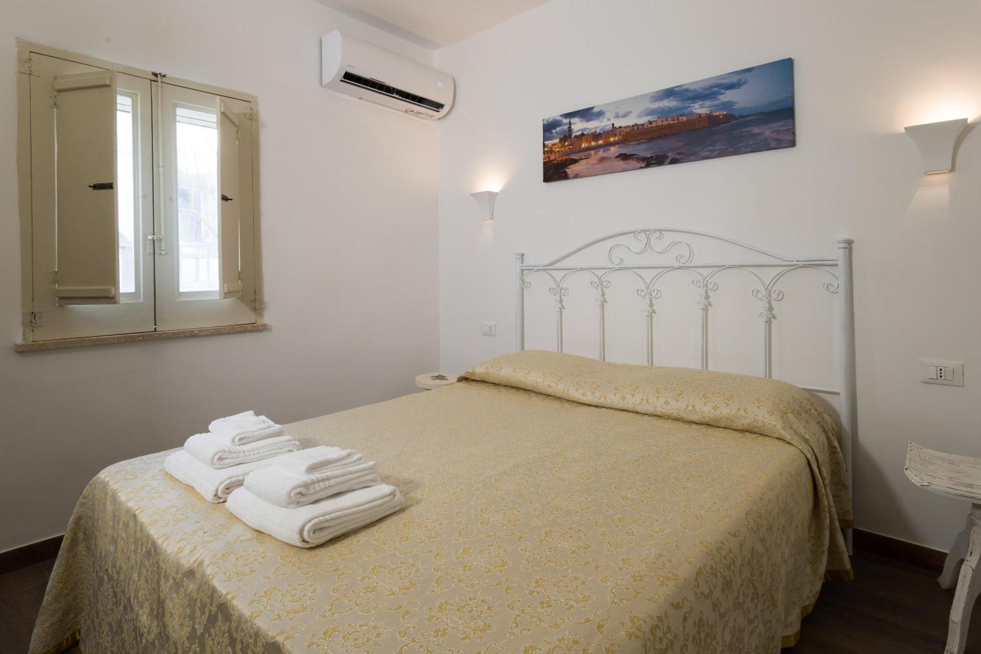 Sotto Il Campanile Apartment Monopoli Exterior photo